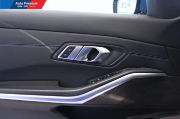 BMW Seria 3 G20-G21 2022 BMW Seria 3 330i xDrivePakiet Sportowy MFotel Sportowy 2.0 Benzyna 245KM, zdjęcie 10