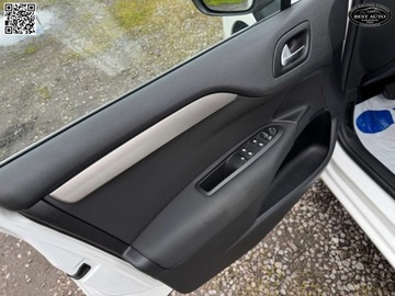 Citroen C4 II Hatchback 5d Facelifting 1.2 PureTech 130KM 2016 Citroen C4 1.2 Turbo Szwajcaria Gwarancja Po serwis 1.2 Benzyna, zdjęcie 22