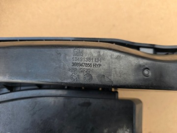 ŚLIZG MOCOWANIE WSPORNIK UCHWYT LAMPY PRZÓD OPEL INSIGNIA B ORYGINALNY