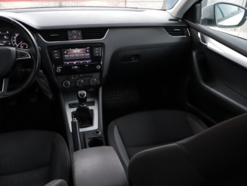 Skoda Octavia III Liftback Facelifting 1.6 TDI 115KM 2018 Skoda Octavia 1.6 TDI, Salon Polska, Klima, zdjęcie 7