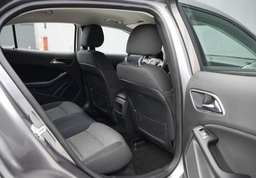 Mercedes GLA I Off-roader 1.6 180 122KM 2017 Mercedes-Benz GLA LIFT 180 Benzyna 122HP Automat Kamera II.wlasciciel GWAR, zdjęcie 27