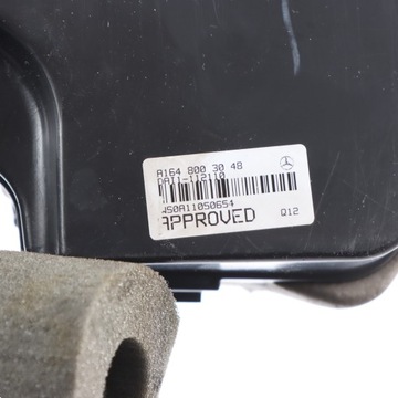 MERCEDES ML W164 ČERPADLO VZPĚRA/TLAKOVAČ MECHANIZMUS KRYT KUFRU A1648003048