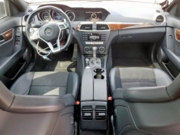Mercedes Klasa C W205 2014 Mercedes-Benz Klasa C 63 AMG 2014 6.2l 6.2 Benzyna 451KM, zdjęcie 8