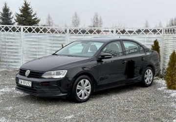 Volkswagen Jetta VI Sedan Facelifting 2.0 TDI 110KM 2016 Volkswagen Jetta Volkswagen Jetta 2.0 TDI DPF BMT Comfortline 2.0 Diesel