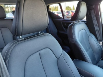 Volvo XC40 Crossover 2.0 T5 247KM 2019 Volvo XC 40 Full Opcja Kamera 360 4x4 Full LED Harman Kardon 2.0 Benzyna, zdjęcie 17