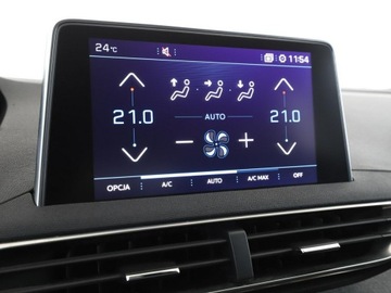 Peugeot 3008 I Crossover Facelifting 1.2 PureTech 130KM 2016 Peugeot 3008 półskóra virtual cocpit navi klima, zdjęcie 28