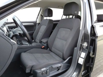 Volkswagen Passat B8 Variant Facelifting 1.5 TSI EVO 150KM 2021 Volkswagen Passat Variant 1.5TSI 150KM Business DSG SalonPL SerwisASO Acc, zdjęcie 8