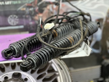 BMW 7 F01 F02 F04 VZPĚRY/TLAKOVAČE KRYT MODUL KOMPLET 7317512 RYCHLA ZÁSILKA