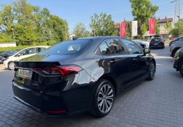 Toyota Corolla XII Sedan 1.8 Hybrid 122KM 2022 Toyota Corolla Kameraczujniki przod i tyl, serwis ASO, salon Polska, FV-VA, zdjęcie 32
