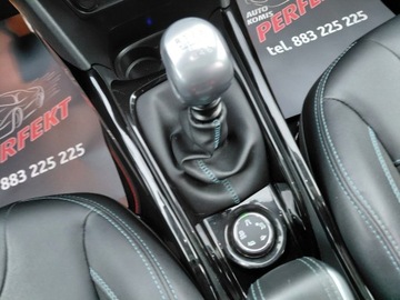 Peugeot 2008 I SUV Facelifting 1.2 PureTech 110KM 2019 Peugeot 2008 Kamera Panorama Alu PDC Sensor 1.2 Benzyna 110KM, zdjęcie 22