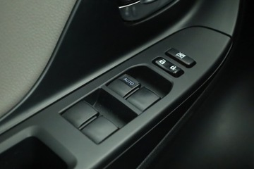 Toyota Yaris III Hatchback 5d Facelifting Hybrid 100KM 2017 Toyota Yaris Hybrid, Salon Polska, Serwis ASO, zdjęcie 13