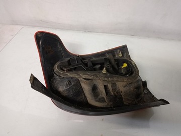 SVĚTLO LEVÝ ZADNÍ OE TOYOTA AVENSIS II