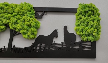 Изображение дерева со мхом и лошадьми; сельский пейзаж мох chrobotek 75x53