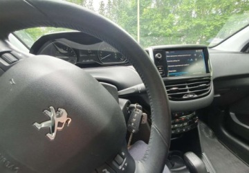 Peugeot 208 I Hatchback 5d Facelifting 1.2 PureTech 82KM 2019 Peugeot 208 Peugeot 208 1.2 PureTech GPF Active SampS 1.2 Benzyna 82KM, zdjęcie 15