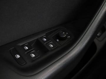 Volkswagen Passat B8 Variant 2.0 TDI BlueMotion SCR 150KM 2019 Volkswagen Passat 2.0TDI Comfortline Tempomat, zdjęcie 35