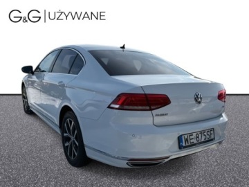 Volkswagen Passat B8 Limousine 1.8 TSI BlueMotion Technology 180KM 2017 Volkswagen Passat Passat B8 1.8 TSI 180 KM DSG R-Line ACC 210KM Salon Pols, zdjęcie 2