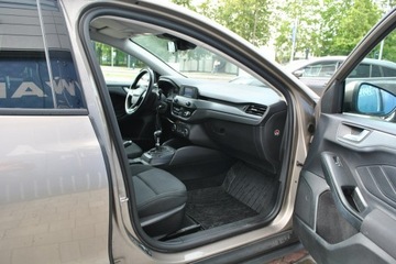 Ford Focus III Hatchback 5d facelifting 1.0 EcoBoost 125KM 2018 Ford Focus Hatchback Trend 1,0 EcoBoost 125KM ASO, zdjęcie 20