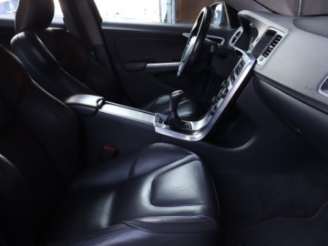 Volvo V60 I Kombi Facelifting 2.0 D2 DRIVE-E 120KM 2015 Volvo V60 D2 2.0, Serwis ASO, Skóra, Navi, Klima, zdjęcie 8