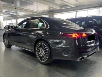 Mercedes Klasa E W214 Sedan 2.0 220d 197KM 2026 E Klasa 220 d 4-Matic AMG 2.0 (197KM) 2026, zdjęcie 3