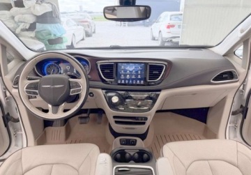Chrysler Pacifica II 3.6 V6 291KM 2020 Chrysler Pacifica 3.6 V6 BENZ 291 KM 7 osobowy 2020r Warszawa 3.6 291KM, zdjęcie 5