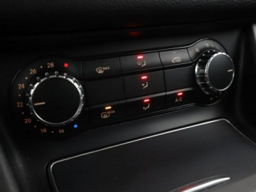 Mercedes CLA C117 2018 Mercedes CLA 180 automat full LED półskóra navi, zdjęcie 26