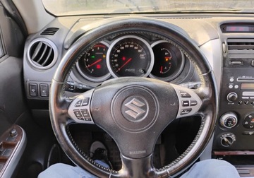 Suzuki Grand Vitara II SUV 1.9 DDiS 129KM 2007 Suzuki Grand Vitara 112007r, 1.9 DIESEL. 4x4. Przetarty prawy bok. Jezdzi., zdjęcie 10