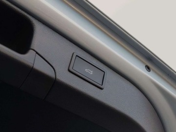 Volkswagen Passat B8 Variant Facelifting 2.0 TDI SCR 150KM 2025 Volkswagen Passat 2.0TDI 150KM Elegance DSG SerwisASO Acc Matrix Navi Hak, zdjęcie 13