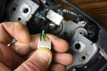 МНОГОФУНКЦИОНАЛЬНОЕ РУЛЕВОЕ КОЛЕСО HYUNDAI I20