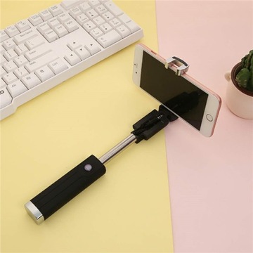 ГУБНАЯ ПОМАДА РУЧКА МОНОПОДА СЕЛФИСТИК AUX STICK