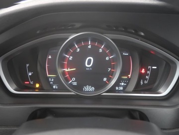 Volvo V40 II Cross Country Facelifting 2.0 T4 190KM 2017 Volvo V40 Cross Country 2.0 T4, Salon Polska, zdjęcie 10