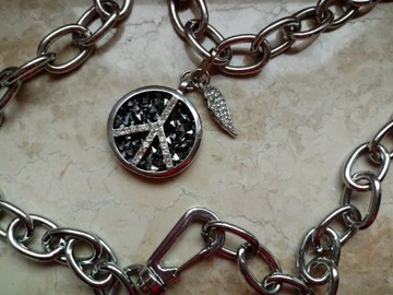 Metalowy srebrny gruby łańcuch łańcuszek peace cyrkonie kryształki wisiorek