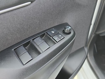 Toyota Yaris IV Hatchback 1.5 Hybrid Dynamic Force 116KM 2024 Toyota Yaris Hybrid 1.5 Style IV (2020-) Hybrid 1., zdjęcie 15