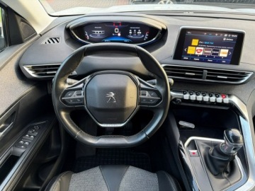 Peugeot 5008 II Crossover 1.2 PureTech 130KM 2017 Peugeot 5008 7-osobowy Półskóry Panorama dach, zdjęcie 22