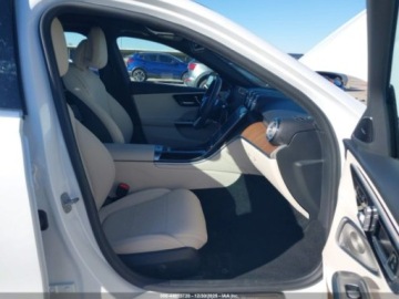 Mercedes Klasa C W206 2025 Mercedes-Benz Klasa C 2025 MERCEDES-BENZ C 300 2.0 Benzyna 255KM, zdjęcie 8