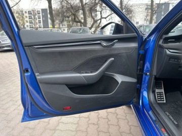 Skoda Octavia IV RS Liftback 2.0 TDI SCR 200KM 2022 Skoda Octavia RS 2.0 TDI 200km DSG Matrix Bezwypad, zdjęcie 10