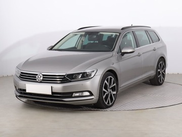 Volkswagen Passat B8 Variant 2.0 TDI 150KM 2015 VW Passat 2.0 TDI, Automat, Klima, Klimatronic, zdjęcie 1