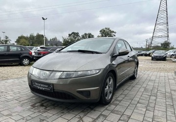 Honda Civic VIII Hatchback 3d 2.2 i-CTDi 140KM 2006 Honda Civic Honda Civic 2.2i-CTDi Executive 2.2 Diesel 140KM, zdjęcie 2