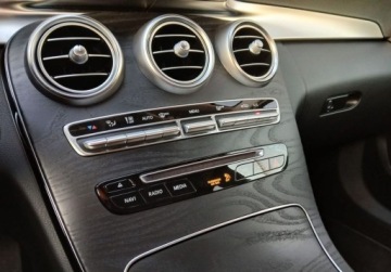 Mercedes Klasa C W205 Limuzyna 180 156KM 2018 Mercedes-Benz Klasa C C 180 9G-TRONIC Salon PL Vat Marza Apple Car Pla, zdjęcie 29