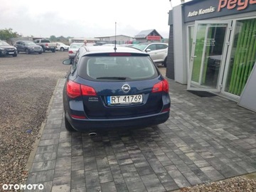 Opel Astra J Sports Tourer 1.4 Turbo ECOTEC 120KM 2011 Opel Astra Opel Astra 1.4 Turbo Color Edition 1.4 Benzyna 120KM, zdjęcie 3