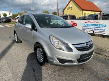 Opel Corsa D Hatchback 1.2 Twinport ECOTEC 70KM 2010 Opel Corsa KLIMATYZACJA PARKTRONIC PODGRZEWANE FOTELE PODGRZEWANA KIEROWNI, zdjęcie 2