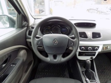 Renault Megane III Hatchback 1.6 16v 110KM 2010 Renault Megane BIALOLEKA 1.6 Benzyna LPG (110 KM), 2010r. prod. KOMIS T, zdjęcie 5