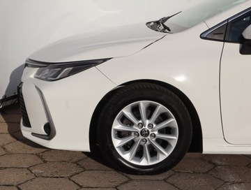 Toyota Corolla XII Sedan 1.8 Hybrid 122KM 2022 Toyota Corolla 1.8 Hybrid, Salon Polska, zdjęcie 13