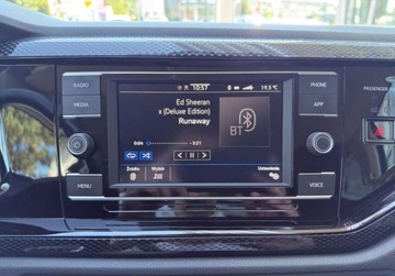 Volkswagen Taigo 1.0 TSI 110KM 2022 Volkswagen Taigo 1.0 TSI 110KM Life DSGGrzane FoteleSalonPLASOFV23, zdjęcie 19