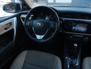 Toyota Corolla XI Sedan 1.6 Valvematic 132KM 2015 Toyota Corolla 1.6 Valvematic, Salon Polska, zdjęcie 6