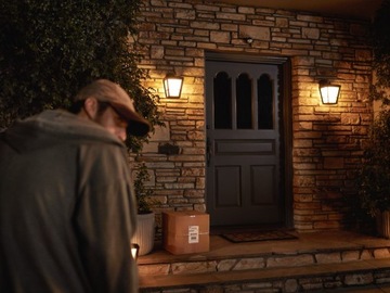 Умная розетка PHILIPS HUE