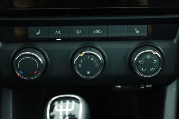 Skoda Octavia III Liftback 1.6 TDI 110KM 2016 Skoda Octavia 1.6 TDI, Salon Polska, Klima, zdjęcie 9
