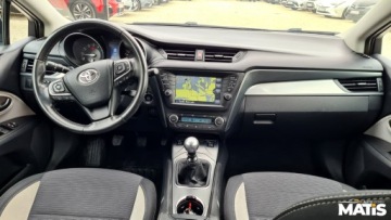 Toyota Avensis III Sedan Facelifting 2015 1.8 Valvematic 147KM 2016 Toyota Avensis 1.8BENZ manual Navi climatronic bi xenony Nowe Sprzeglo, zdjęcie 3