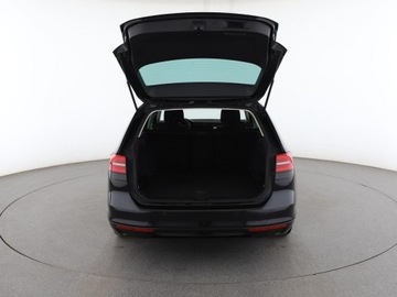 Volkswagen Passat B8 Variant 1.4 TSI BlueMotion Technology ACT 150KM 2017 Volkswagen Passat DSG navi kamera i czujniki, zdjęcie 18