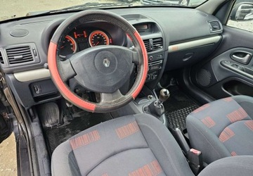 Renault Clio II Hatchback 1.2 i 16V 75KM 2004 Renault Clio Renault Clio 1.1 Benzyna 75KM, zdjęcie 13