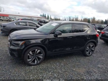 Volvo XC40 2025 Volvo XC 40 B5 Ultra Bright Theme 2025 2.0 Benzyna 247KM, zdjęcie 2